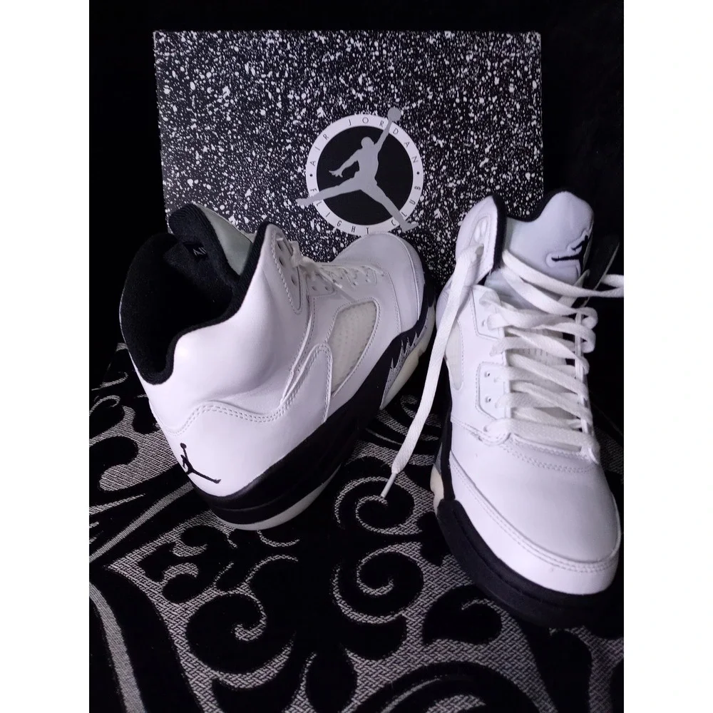 Air Jordan 5 Retro Moonlight Oreo White Black CT4838-110 Mens 8.5